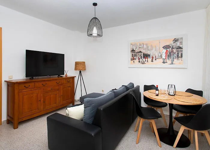 アパート Girasoles Iii F3 トレビエハ